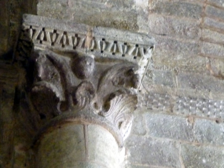 CO07_conques tête sur dais