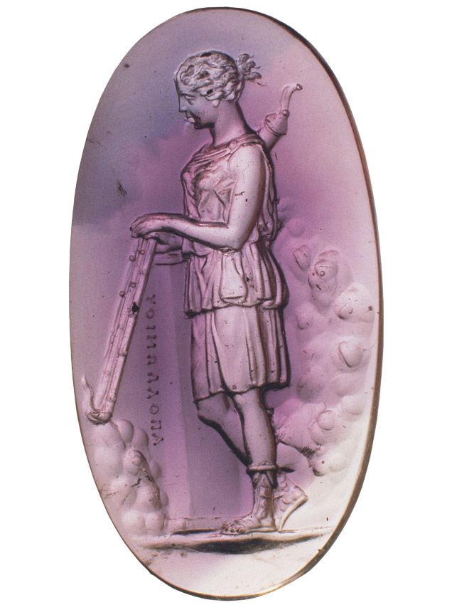 Artemis with torches Amethyst. Second half of the 1st century B.C. By the engraver Apollonios