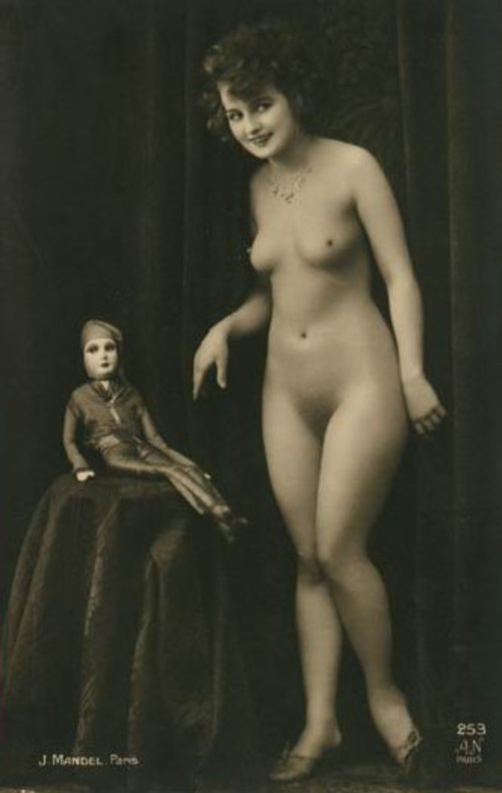 Julien Mandel Alice Prin (Kiki de Montparnasse) 1920 ca Studio Armand Noyer (AN) A1