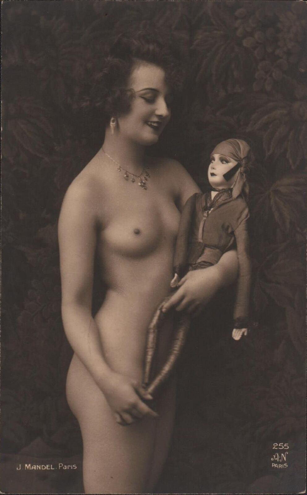 Julien Mandel Alice Prin (Kiki de Montparnasse) 1920 ca Studio Armand Noyer (AN) A4