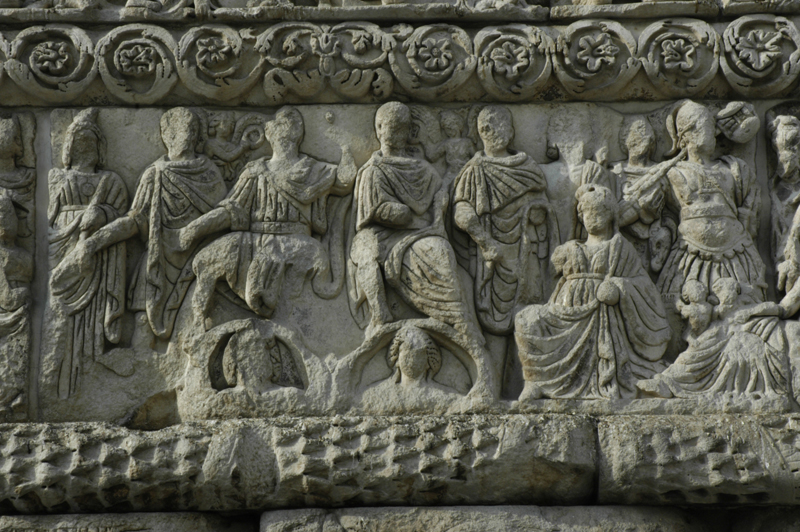 Caelus Diocletien et Maximien au-dessus de Coelus et Tellus Arc de Galere-Thessalonique