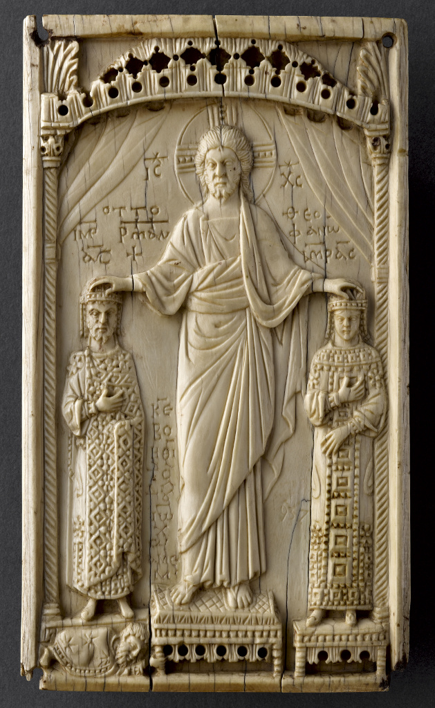 Le Christ couronnant Otton II et Theophano 982-83 Musee de Cluny