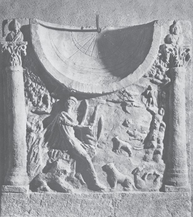 Isis Serapis face buste Cadran solaire Musee de Silistra Tacheva-Hitova No 8