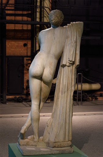 Pothos (le desir amoureux). Rome, Capitoline Museums (inversee)