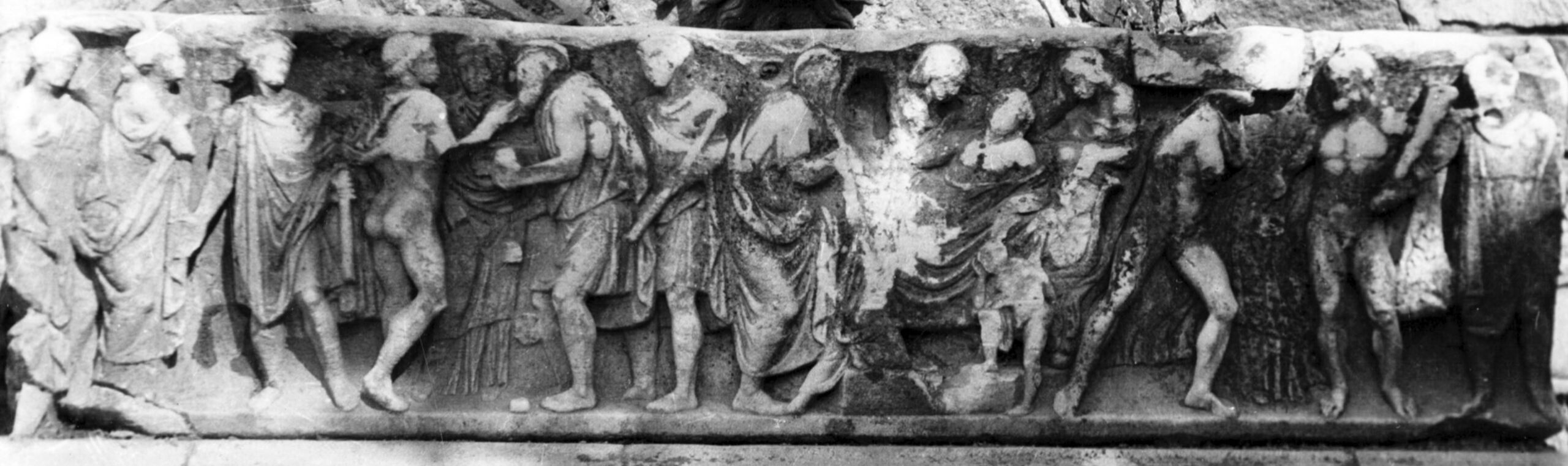 Sarcophage d'Alceste, autrefois dans les jardins de la ville Faustina a Cannes, Warburg institute database