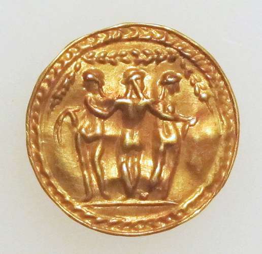 Three Graces-4th century BC gold-disk-Cyprus MET
