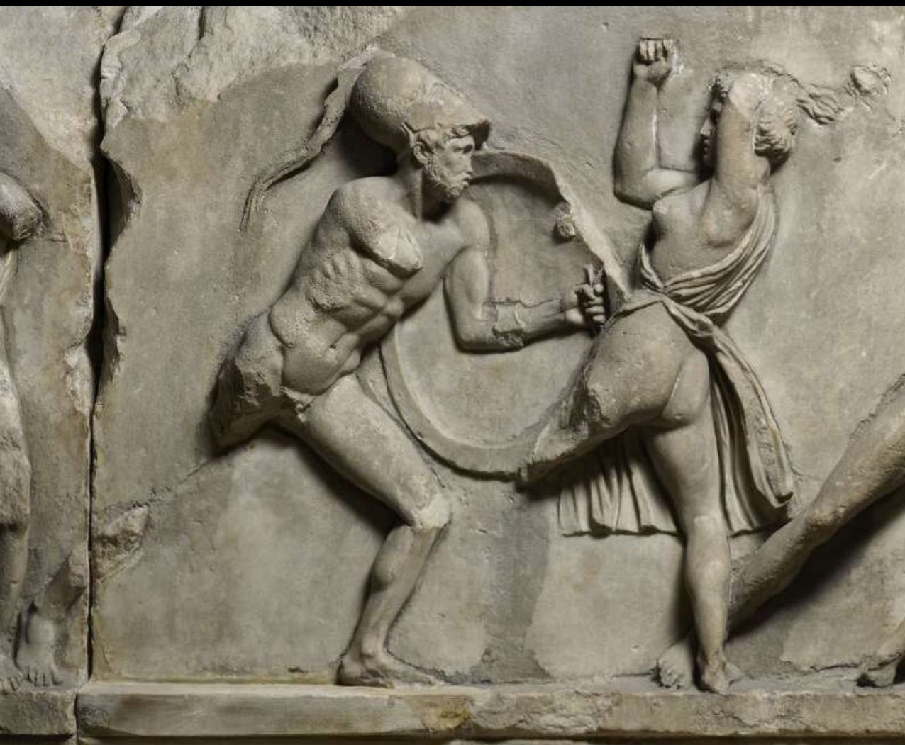 combats 350 av JC Combat entre Grec et Amazone Frise du mausolee d'Halicarnasse British Museum