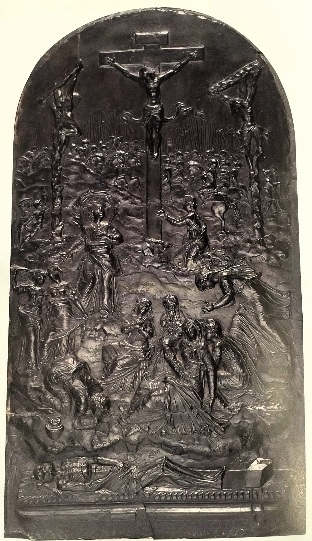 1550-60 pierre noire de Theux Nicolas Palardin et Martin Fiacre (attr) Musee Curtius Liege