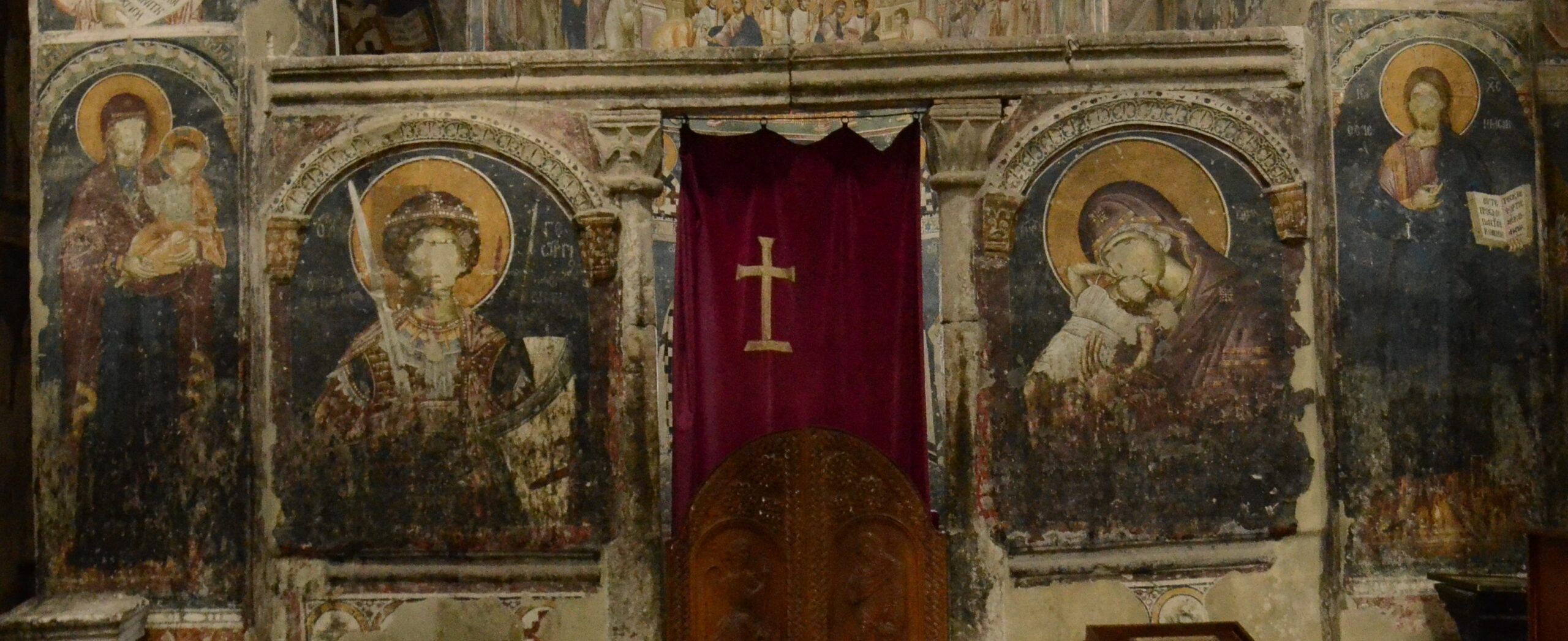 1316-18 Church_of_Saint_George_in_Staro_Nagorichino,_iconostase_with_Mary_and_Saint_George