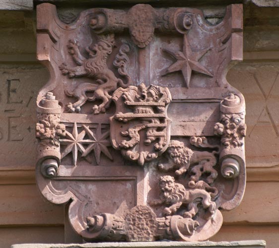 Marburg, Rentkammer am Landgrafenschloß, Wappenstein von 1572