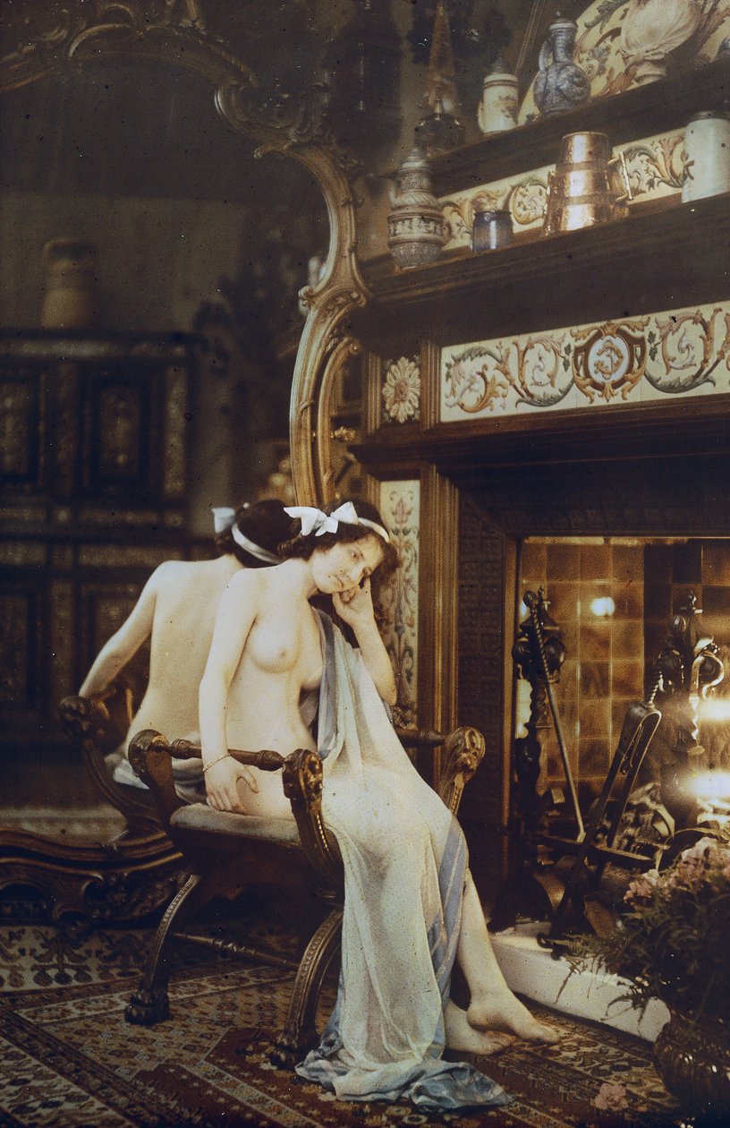 1895-1900_Louis_Amedee_and_Goldschmidt_Edmond__Female_Nude_Seated_by_Fireside_c(mantochrome)