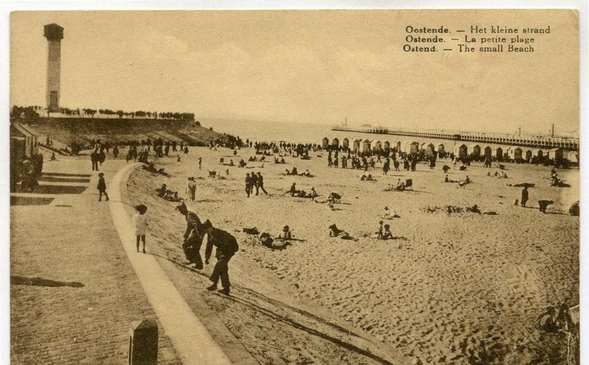 Ostende phare et petite plage